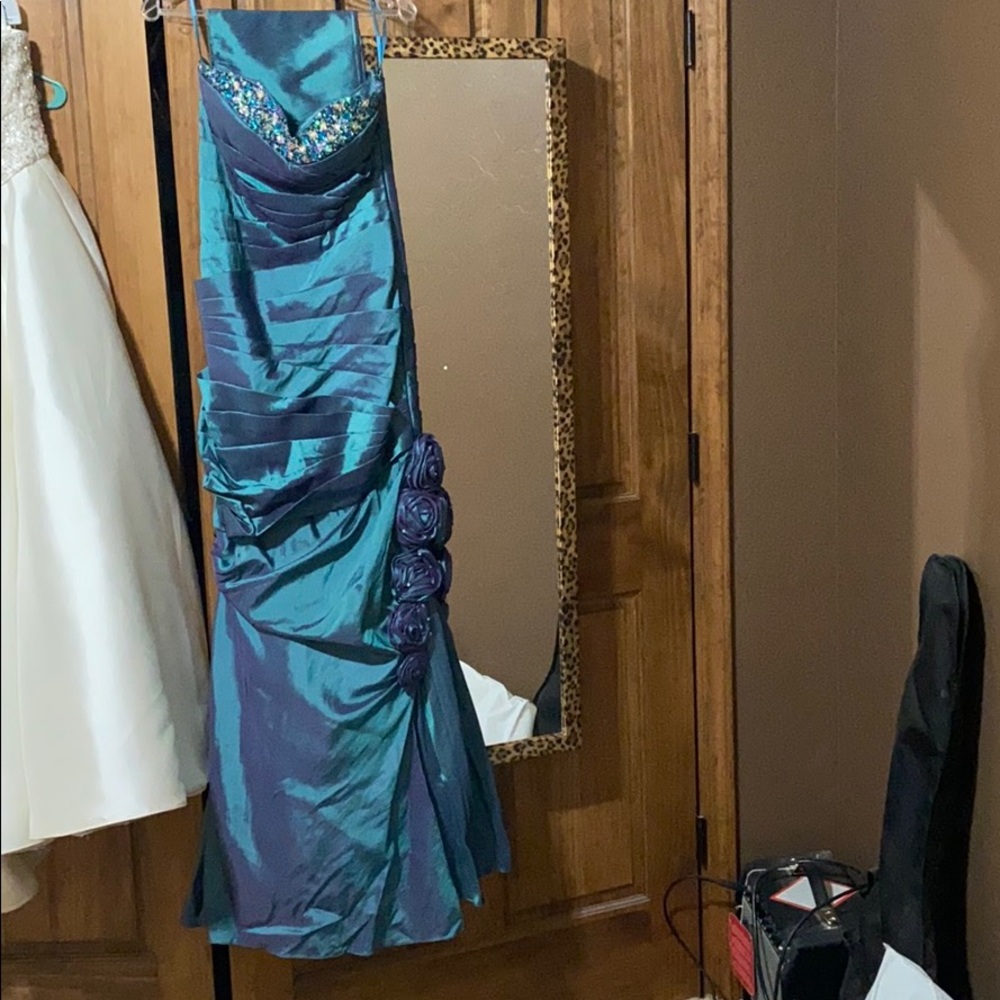 Blue/green prom dress